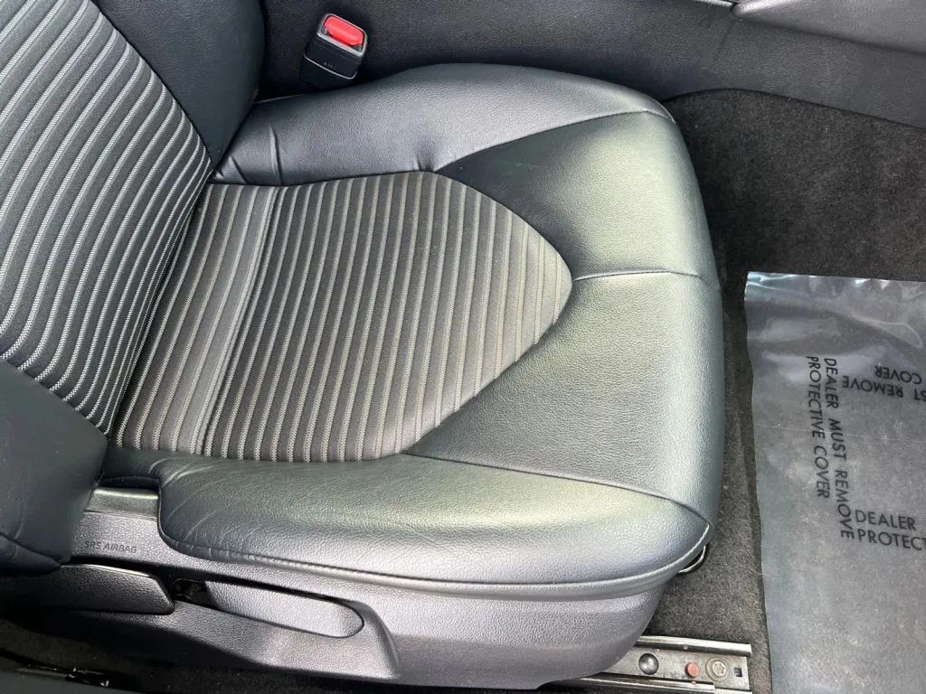 Toyota Camry photo 16