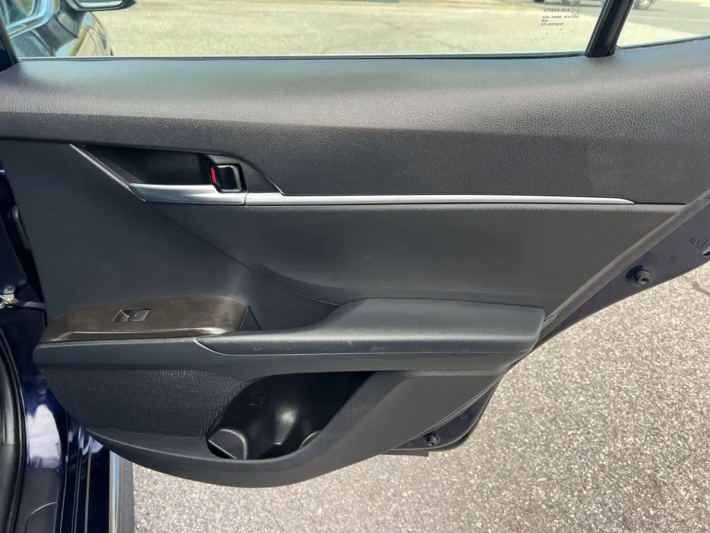 Toyota Camry photo 21