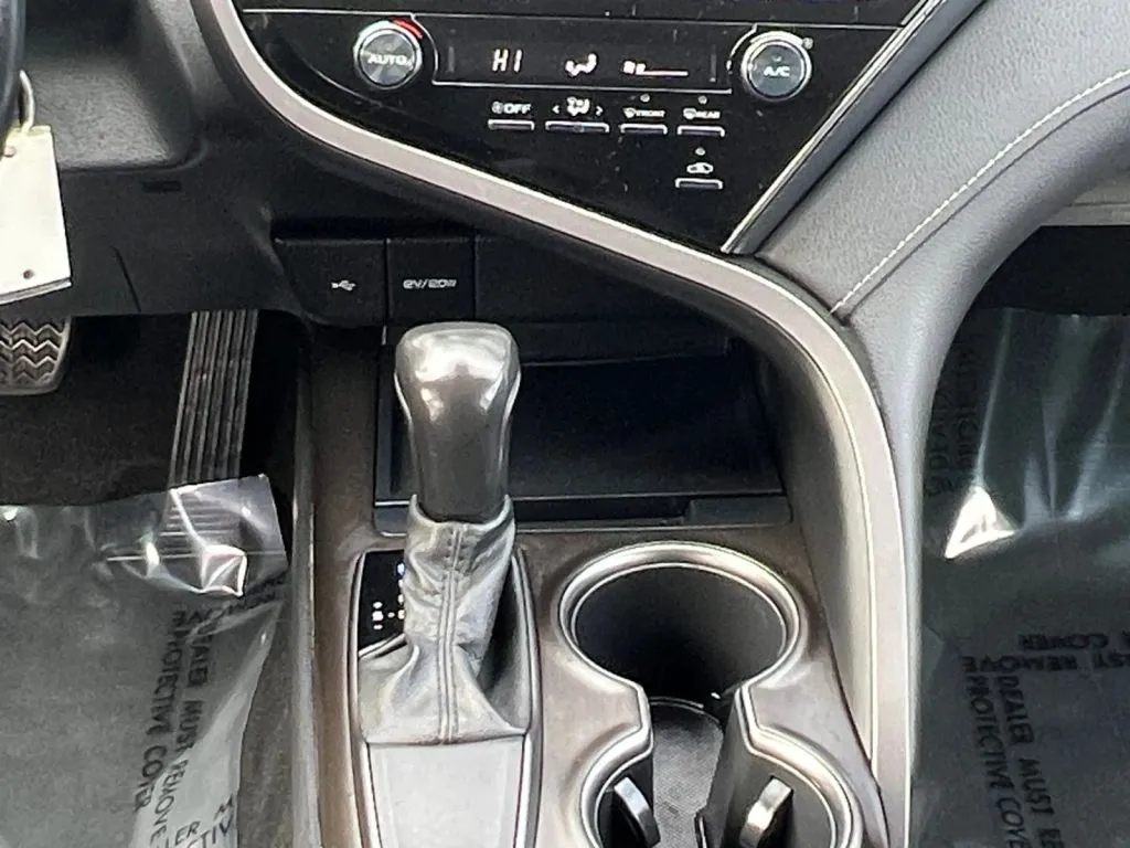 Toyota Camry photo 12