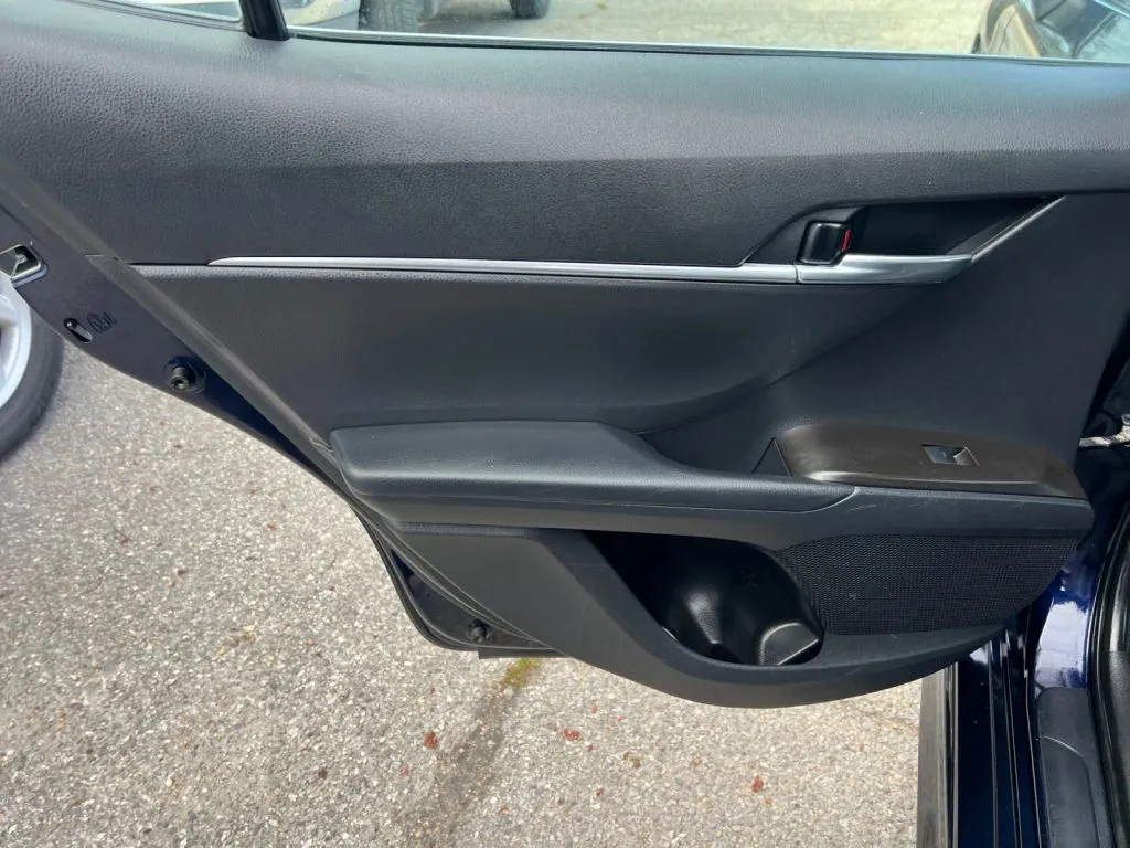 Toyota Camry photo 23