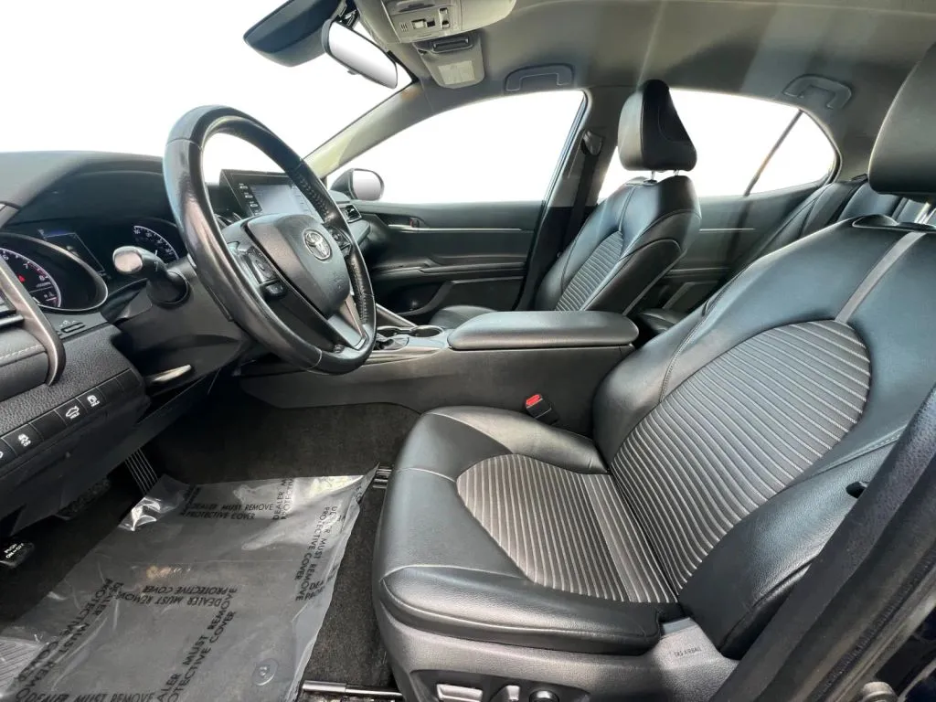 Toyota Camry photo 10