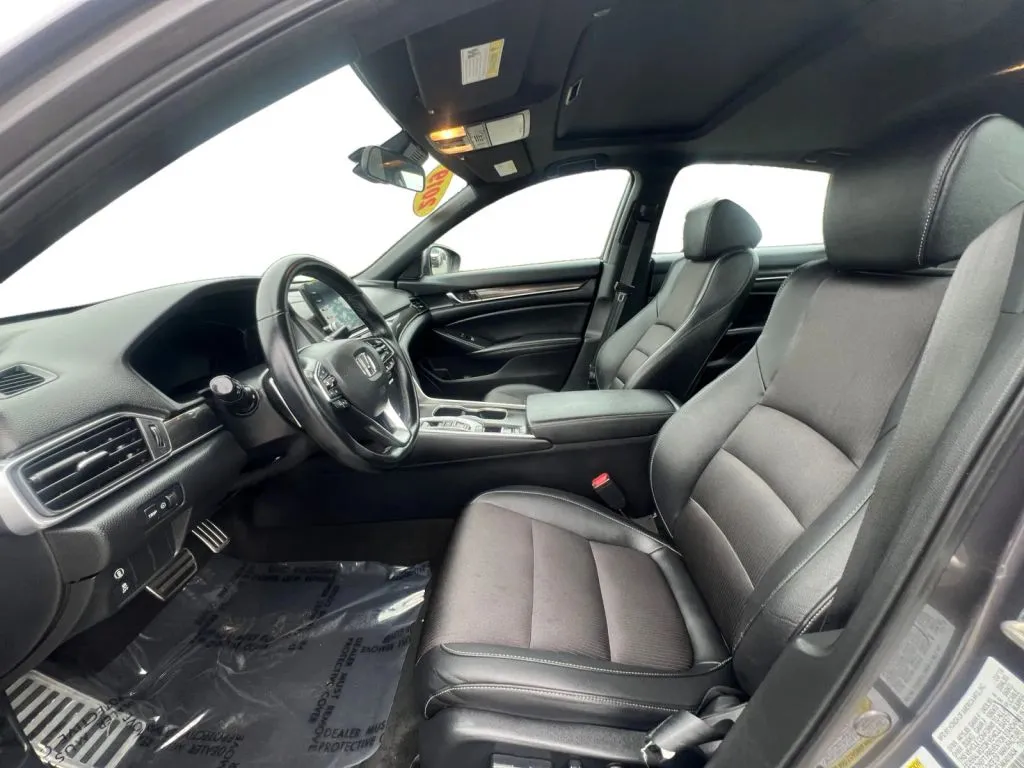 Honda Accord photo 10