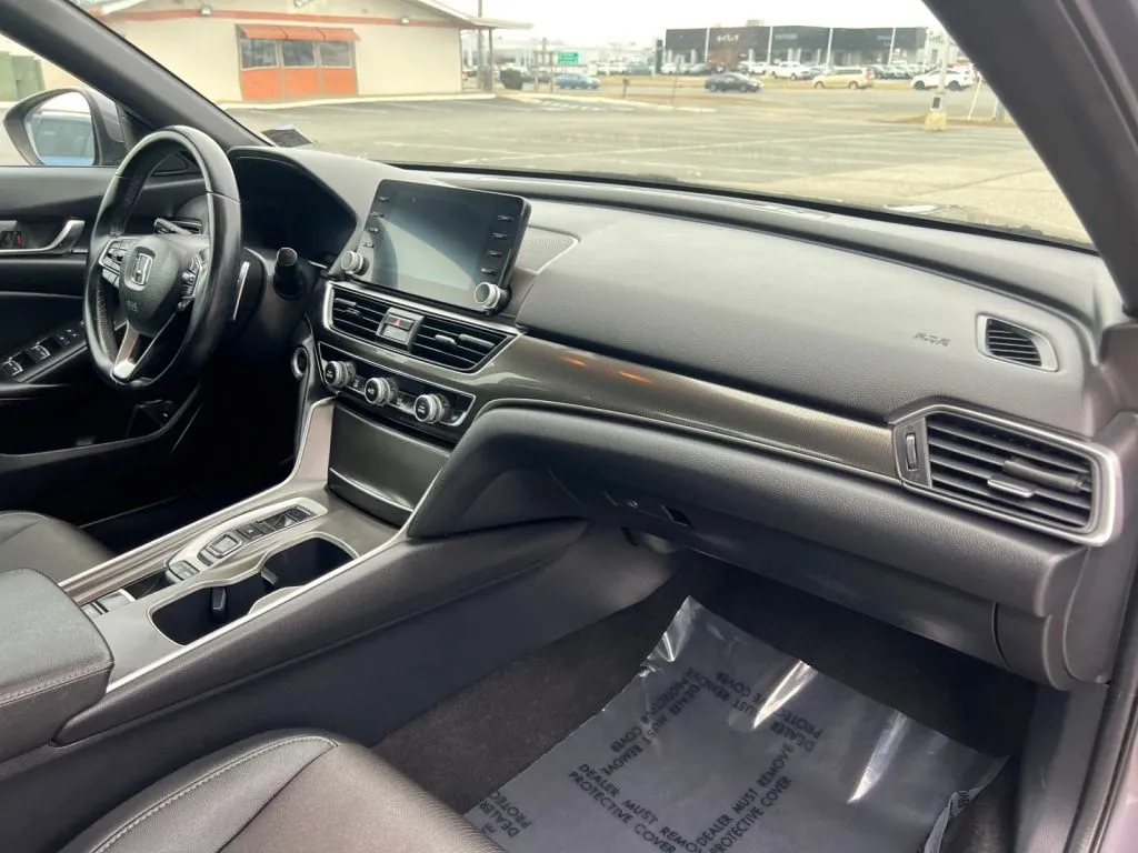 Honda Accord photo 16
