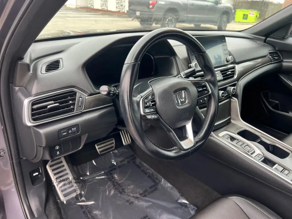 Honda Accord photo 24