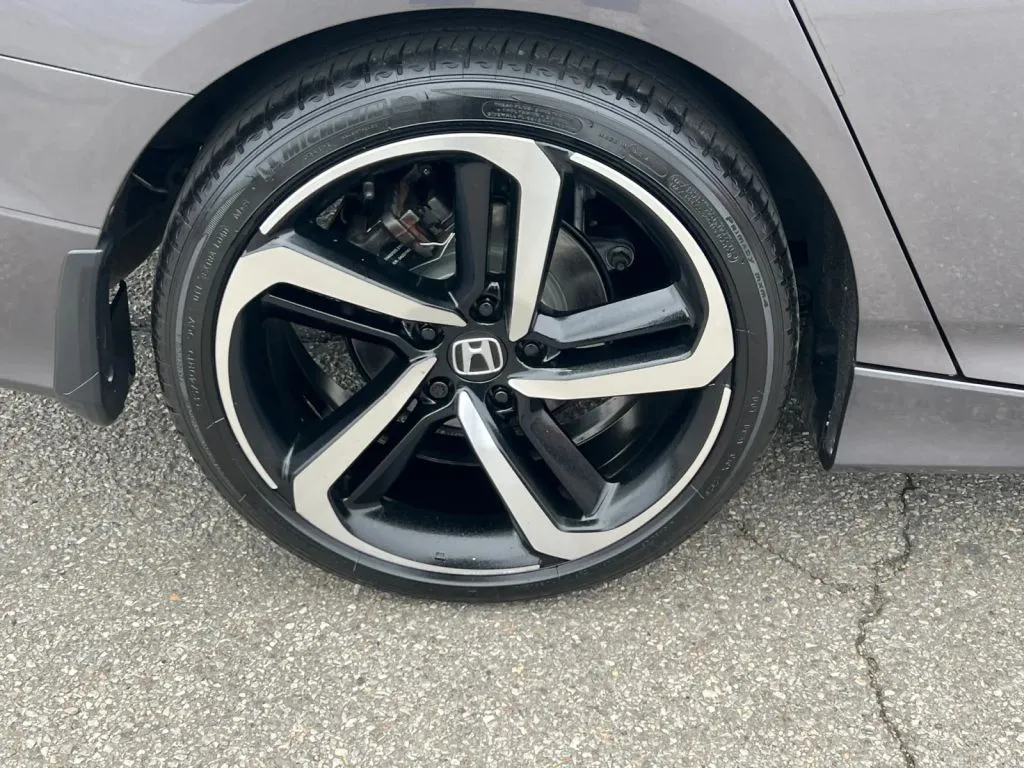 Honda Accord photo 33