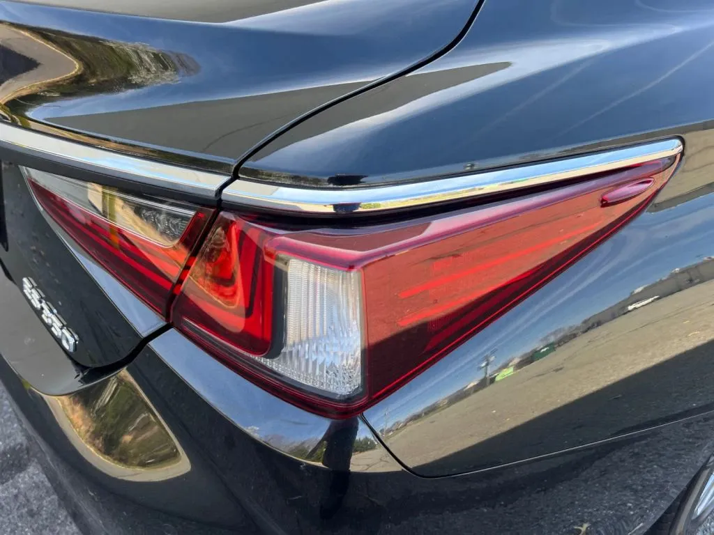 Lexus ES photo 37