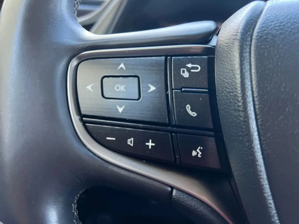 Lexus ES photo 46