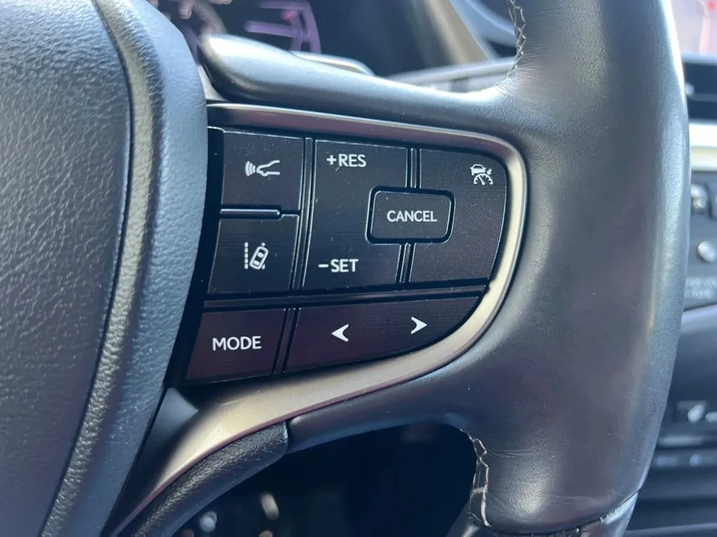 Lexus ES photo 45