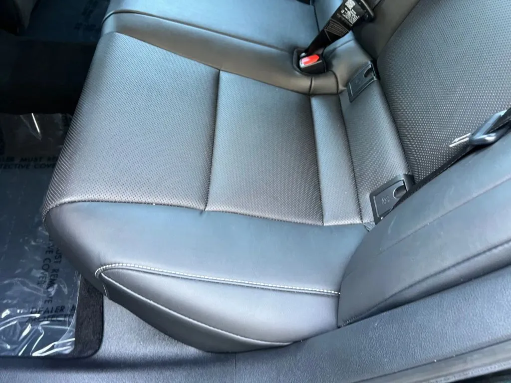 Lexus ES photo 22