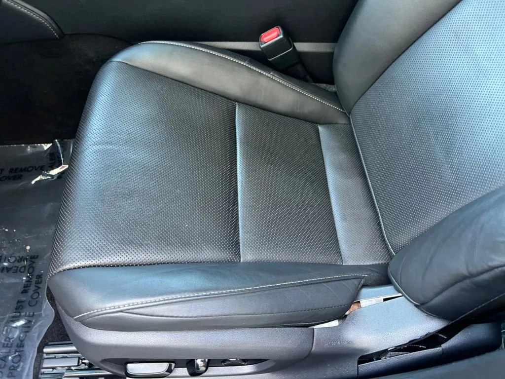 Lexus ES photo 24