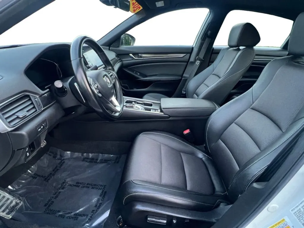 Honda Accord photo 10