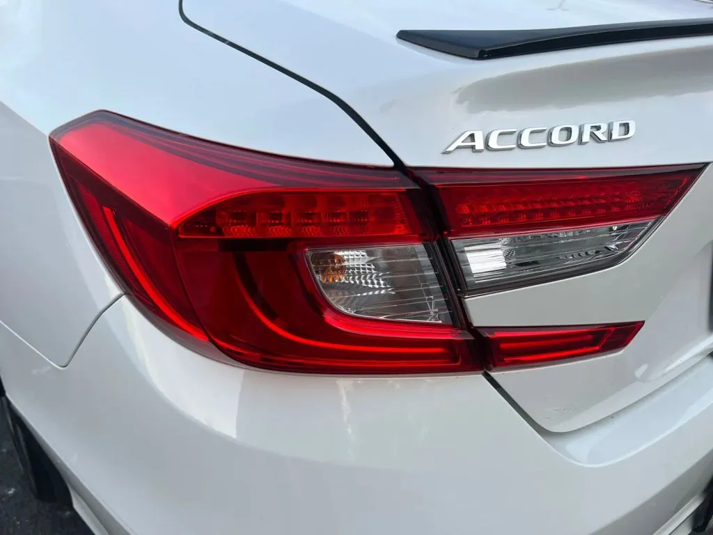 Honda Accord photo 38