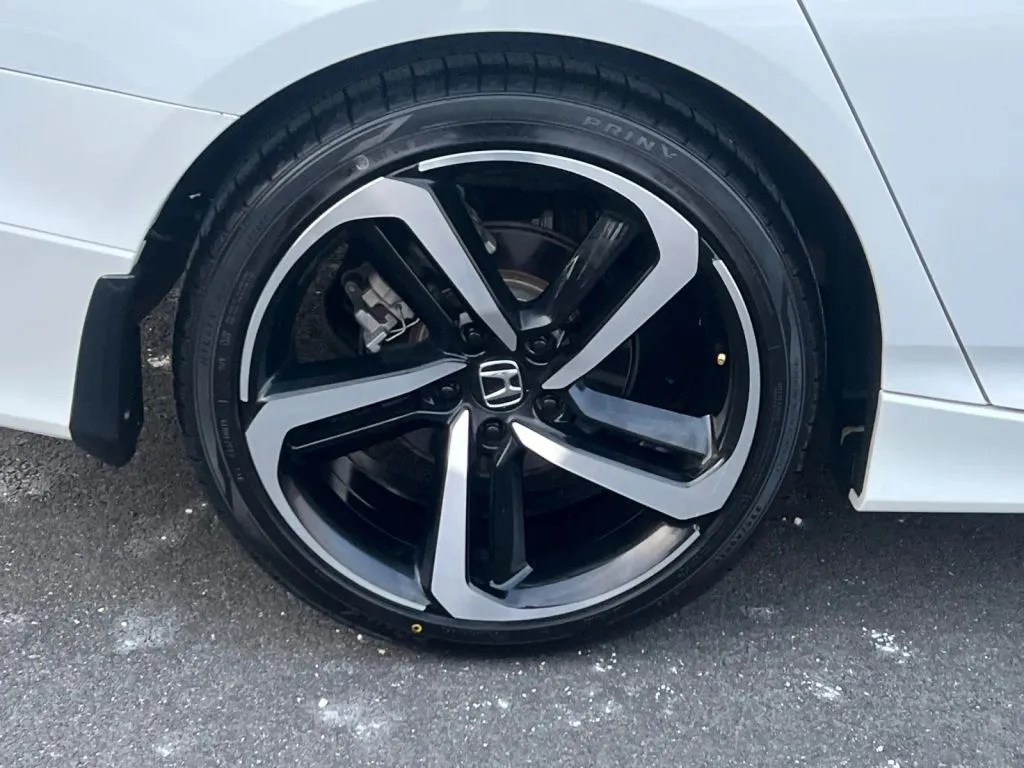 Honda Accord photo 36