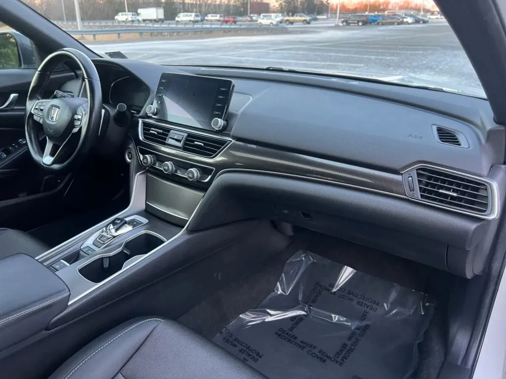 Honda Accord photo 17