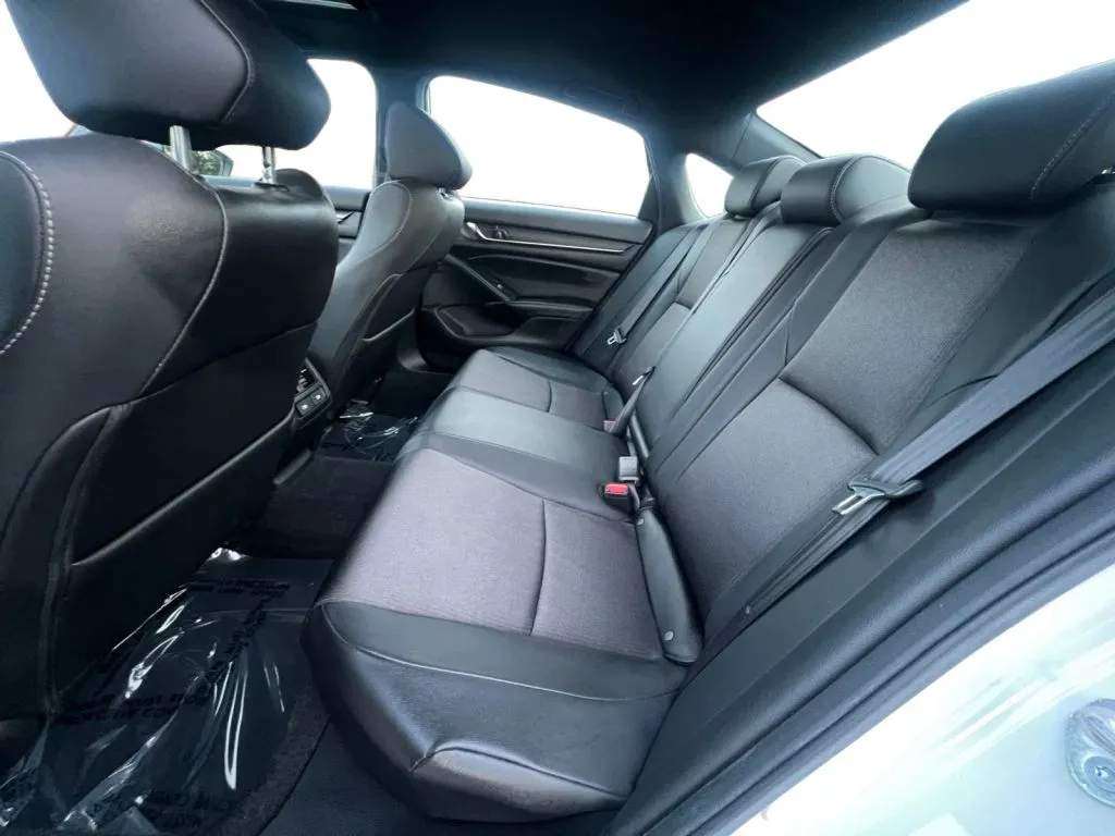 Honda Accord photo 14