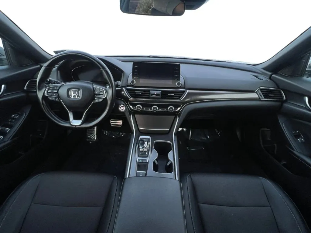 Honda Accord photo 11