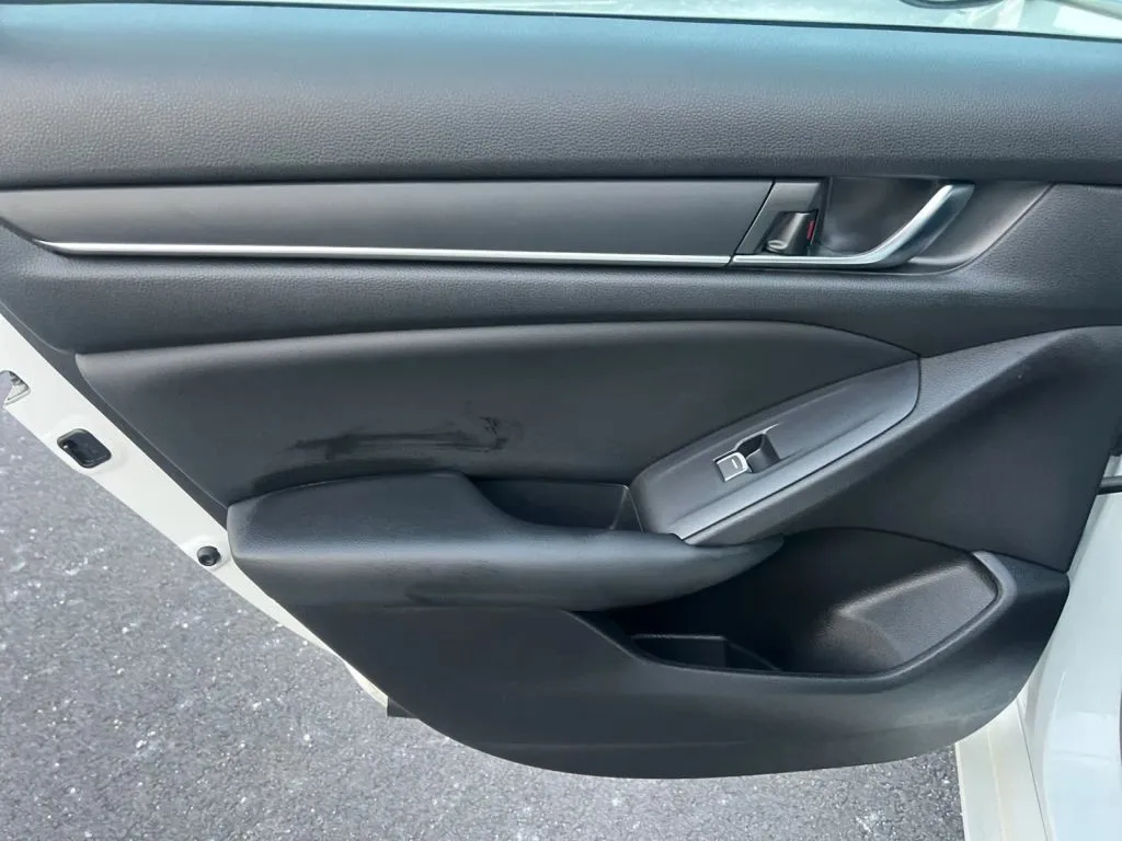 Honda Accord photo 24