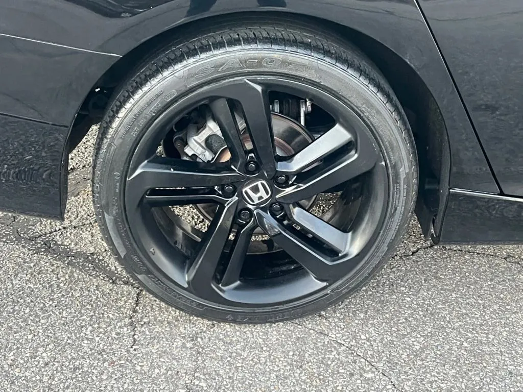 Honda Accord photo 33