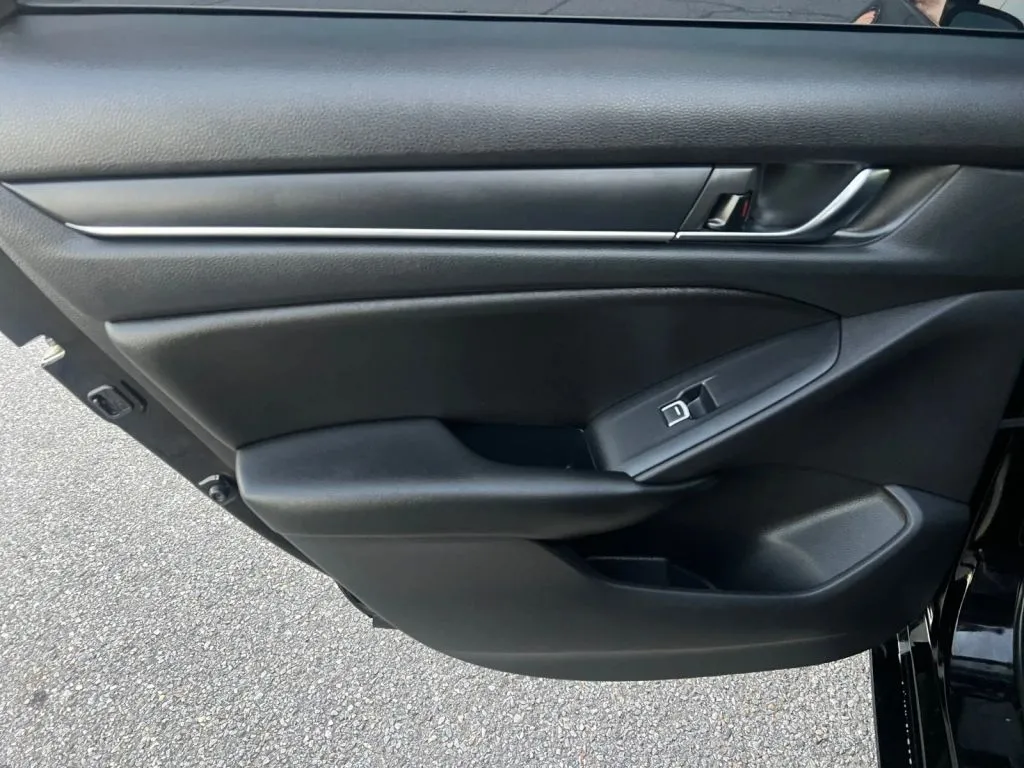 Honda Accord photo 23