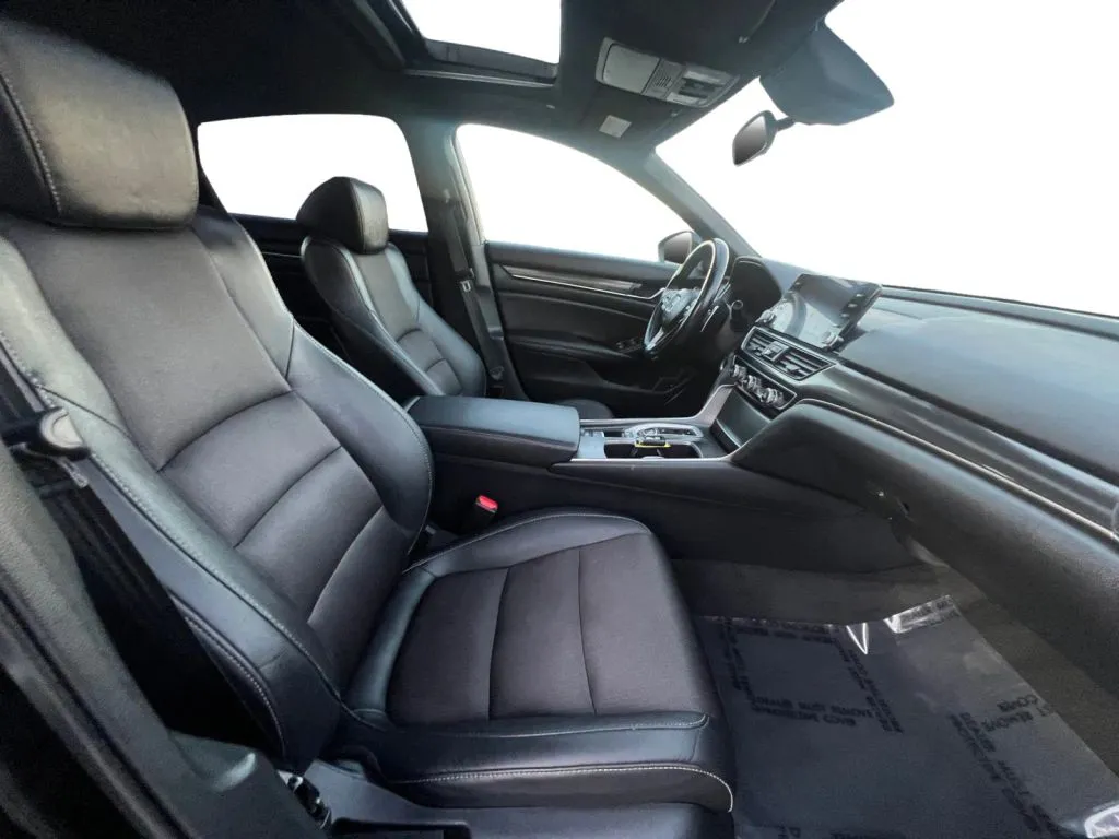 Honda Accord photo 15