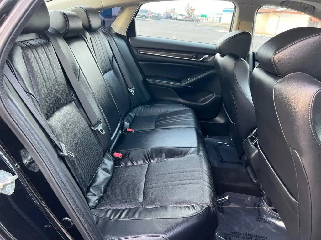 Honda Accord photo 19
