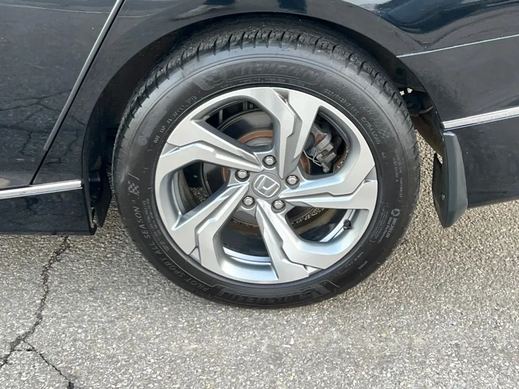 Honda Accord photo 38