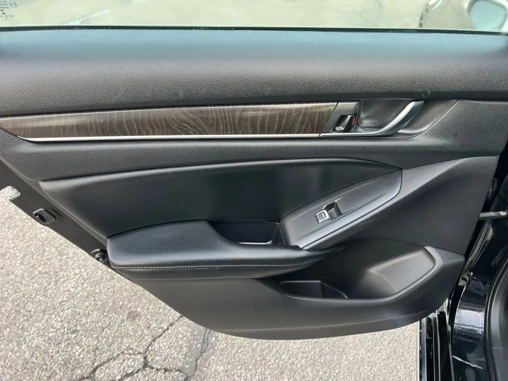 Honda Accord photo 23