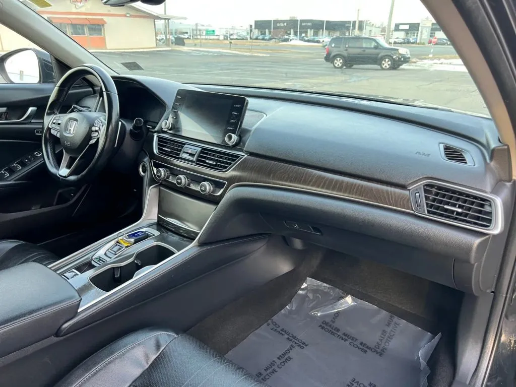 Honda Accord photo 17
