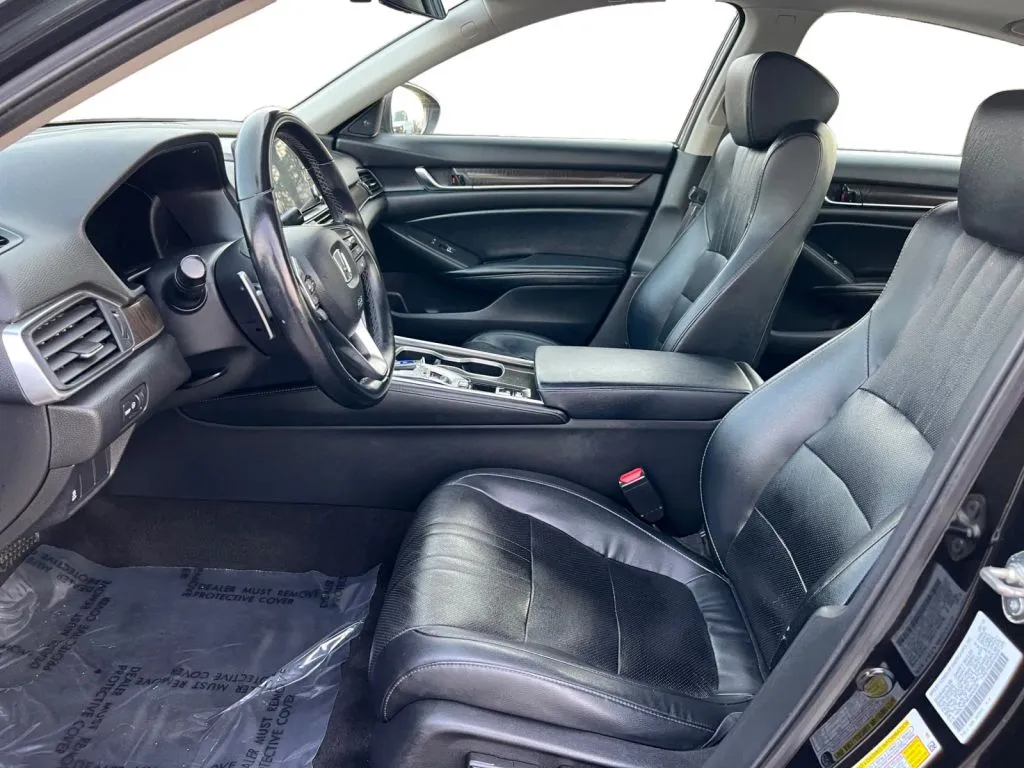 Honda Accord photo 10