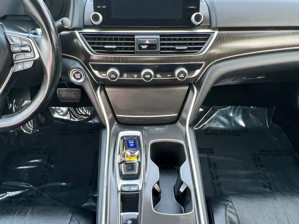 Honda Accord photo 12