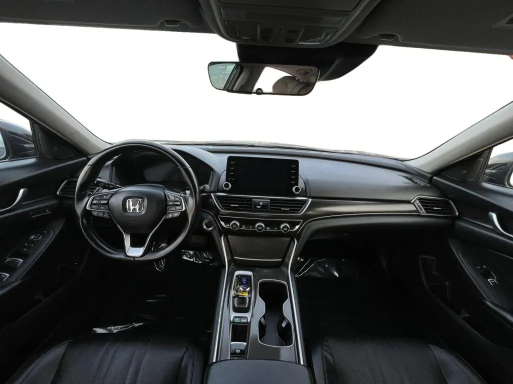 Honda Accord photo 11