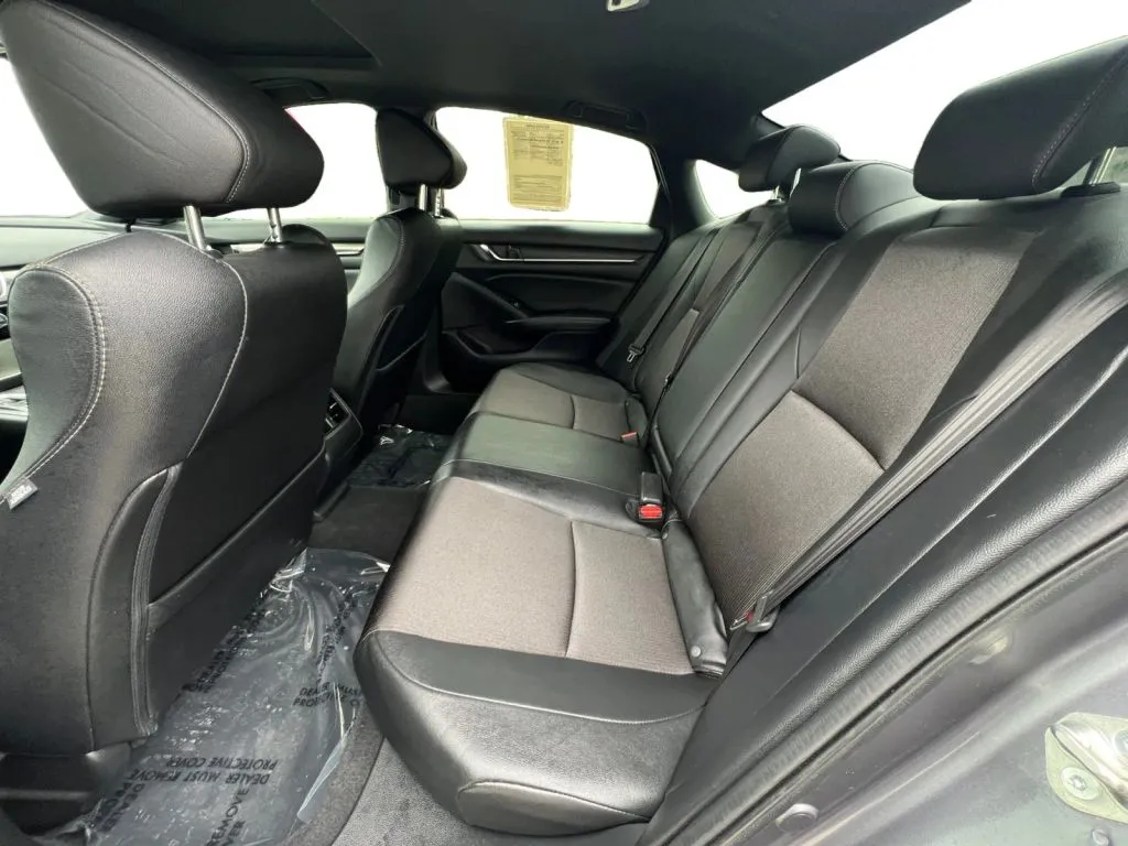 Honda Accord photo 14