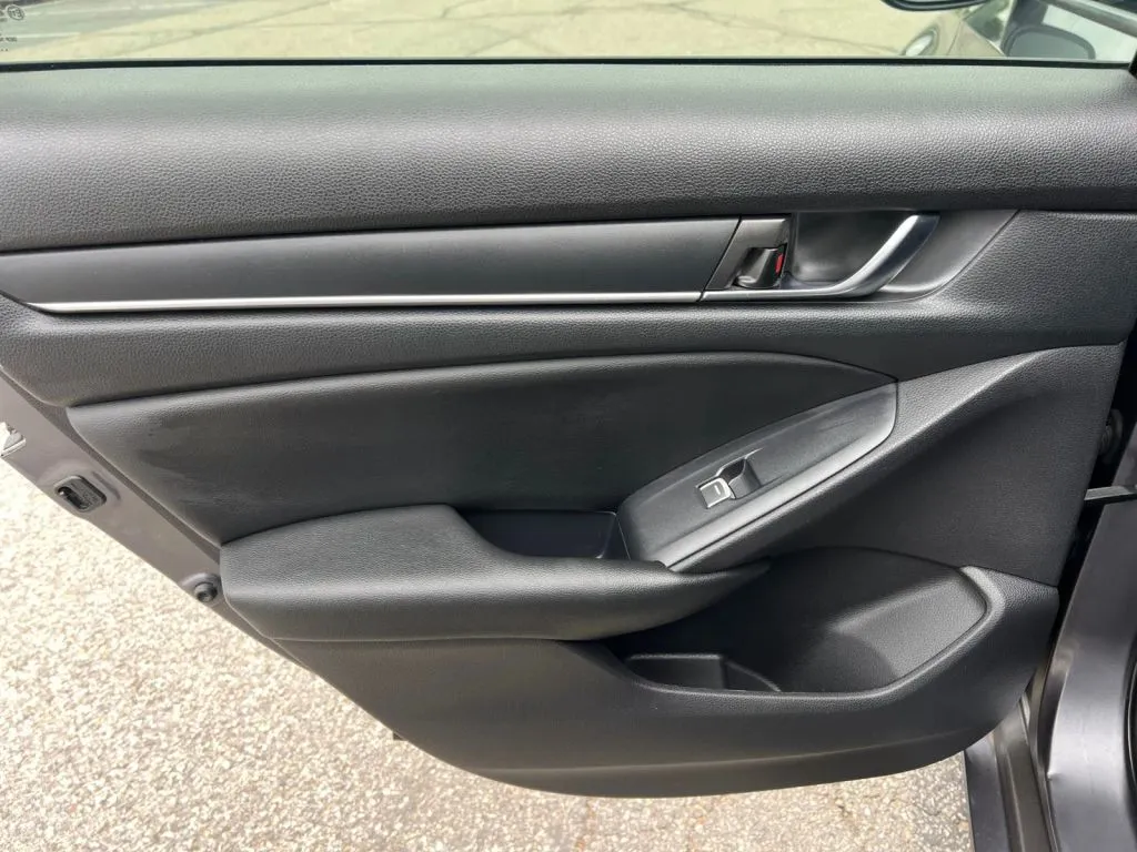 Honda Accord photo 22