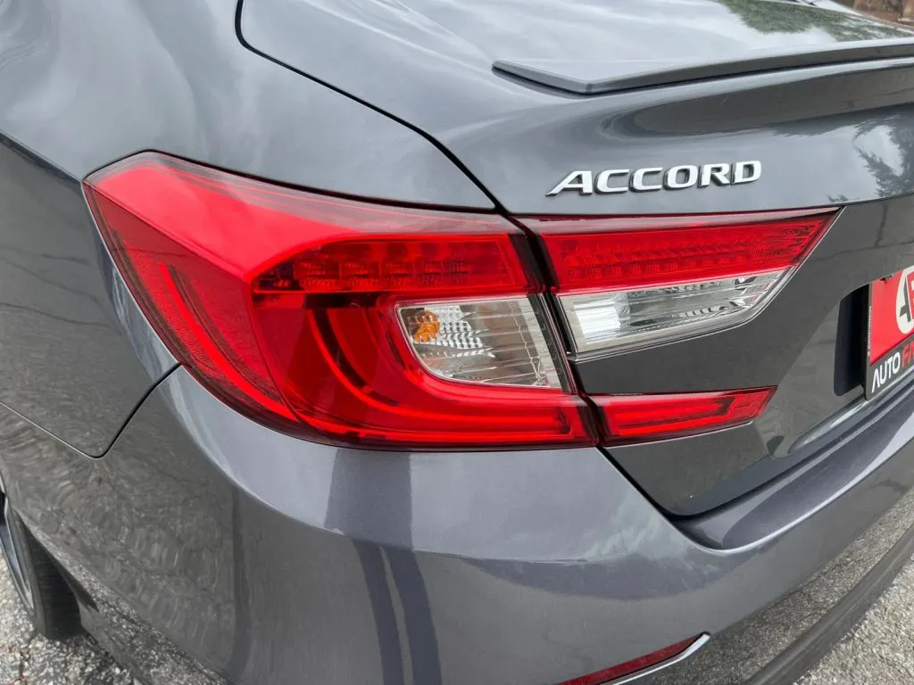 Honda Accord photo 35