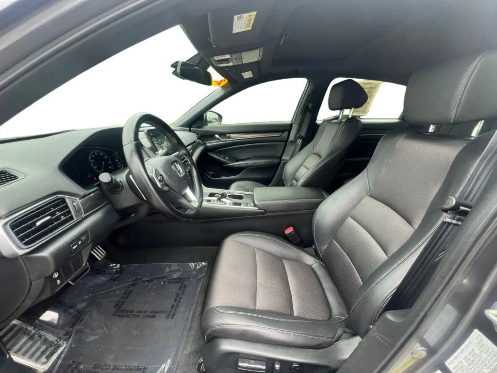 Honda Accord photo 10