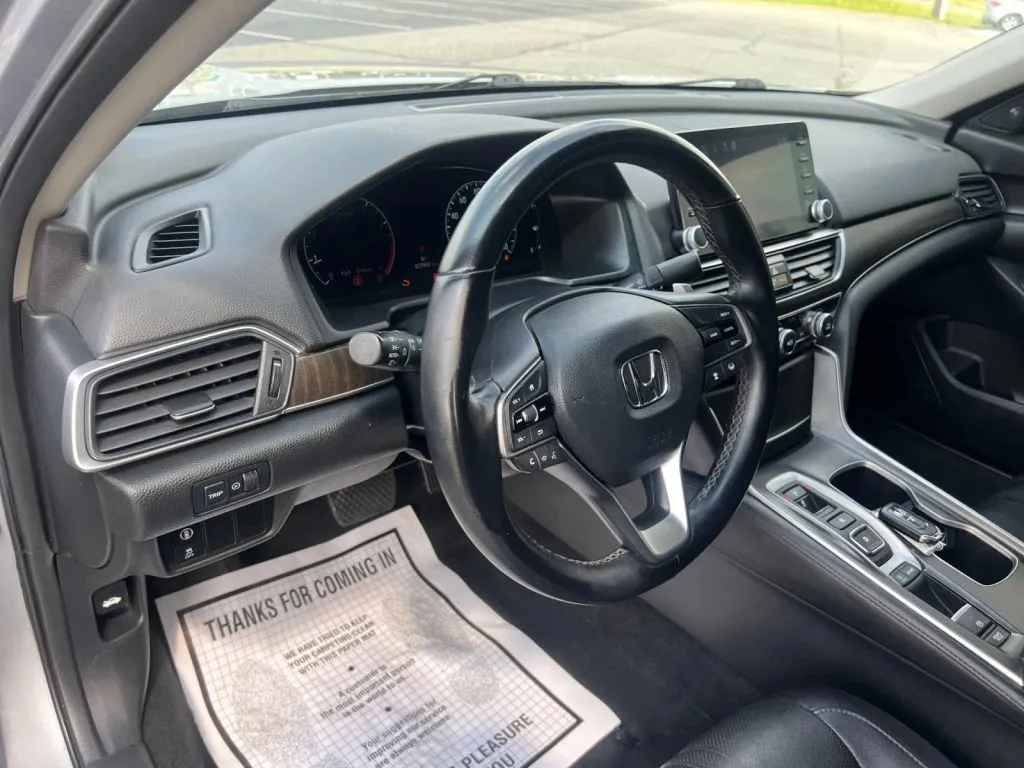 Honda Accord photo 25