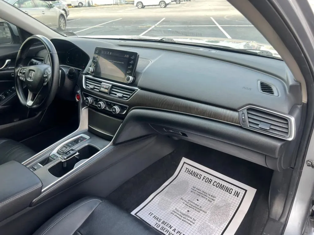 Honda Accord photo 16