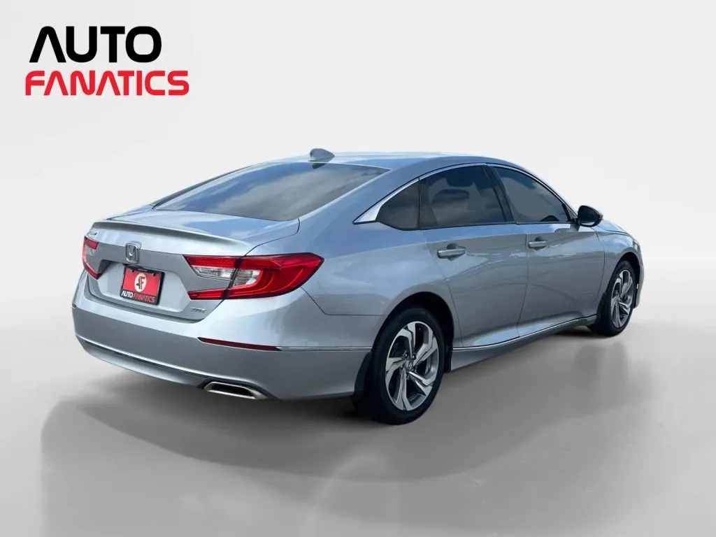 Honda Accord photo 5