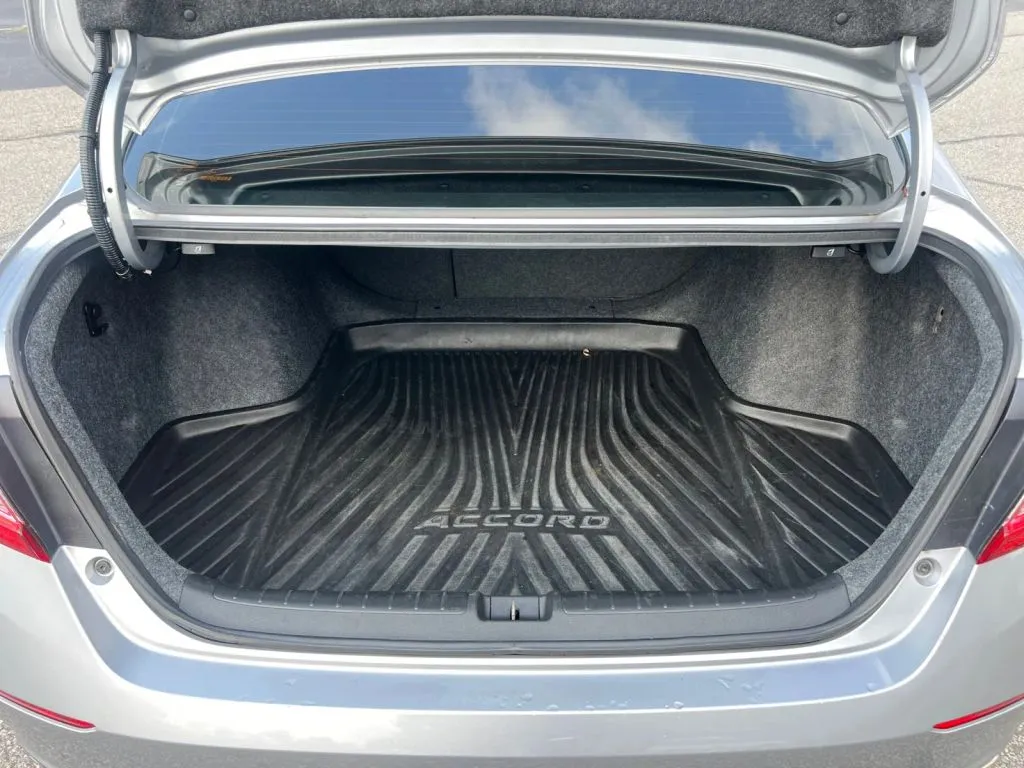 Honda Accord photo 21