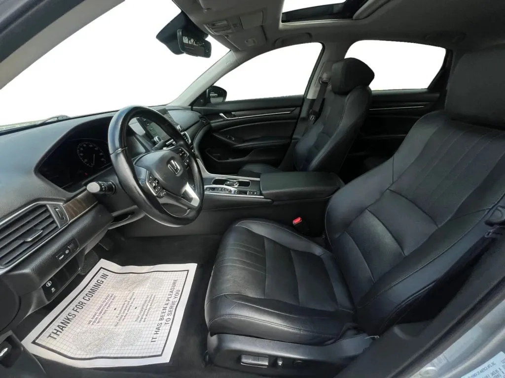 Honda Accord photo 9