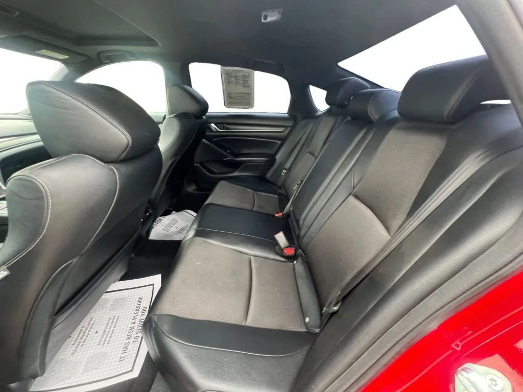 Honda Accord photo 14