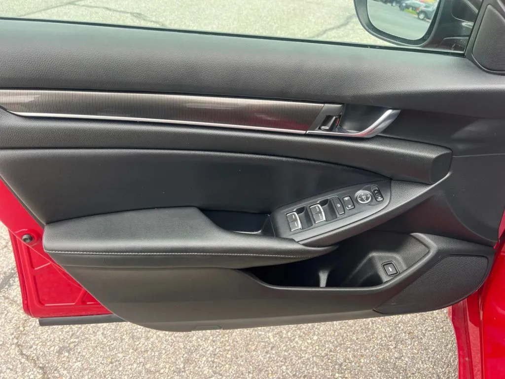 Honda Accord photo 23