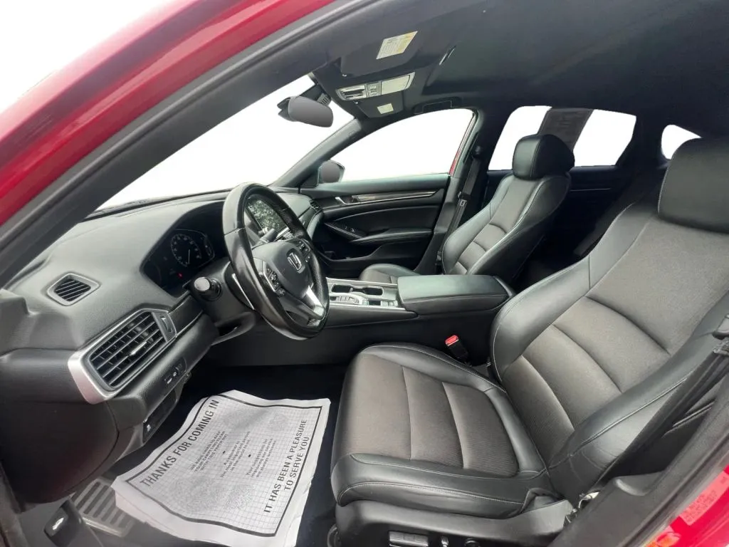 Honda Accord photo 10