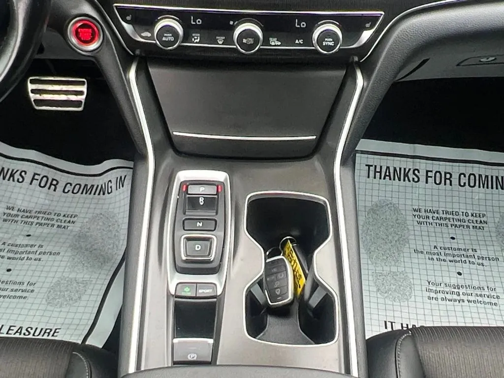 Honda Accord photo 12