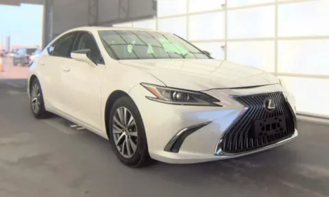 White 2020 Lexus ES 350 Sedan 4D for sale in Fredericksburg, VA
