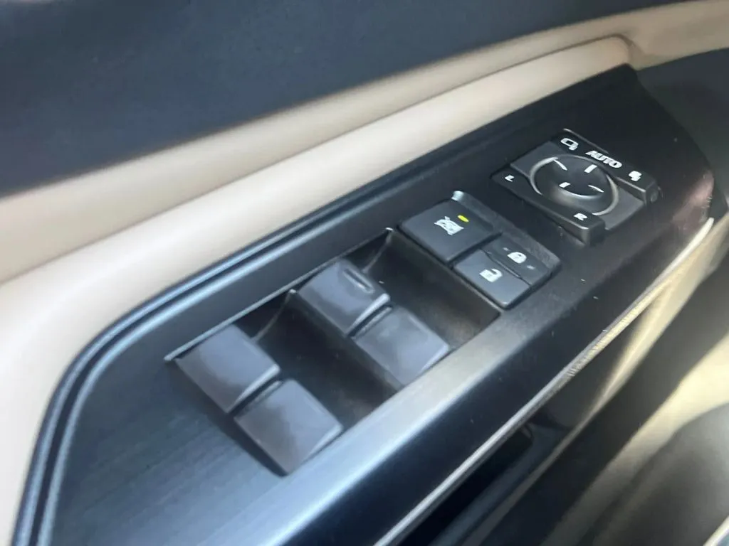 Lexus ES photo 44