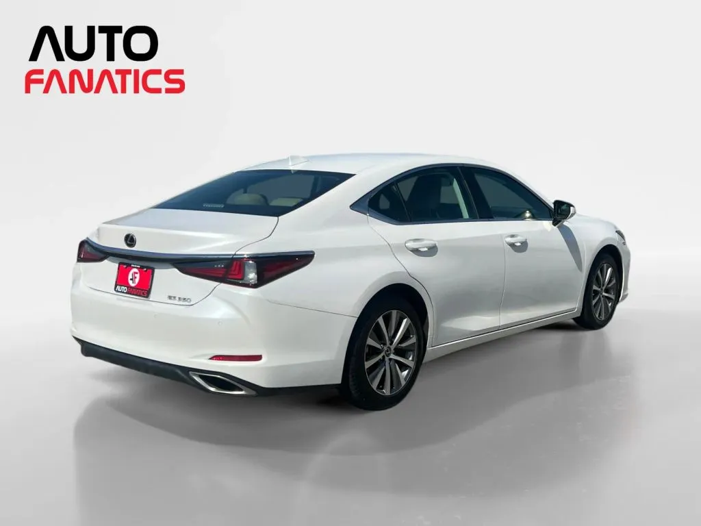 Lexus ES photo 5