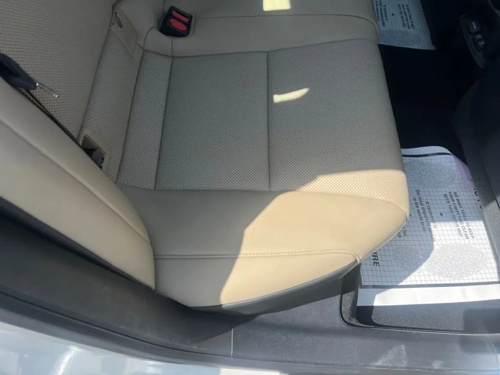 Lexus ES photo 18