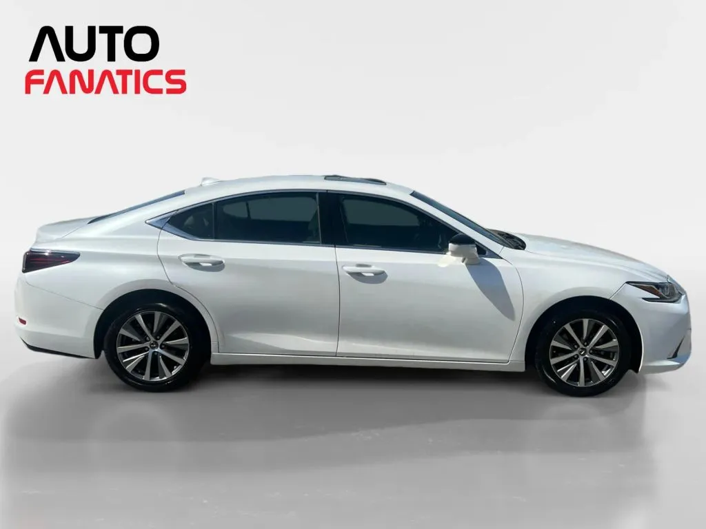 Lexus ES photo 6