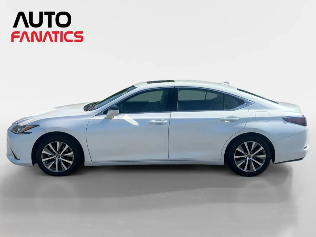 Lexus ES photo 2